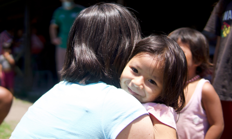 Voluntários corporativos participam de ação social com o Instituto Ações do Bem em aldeia indígena.